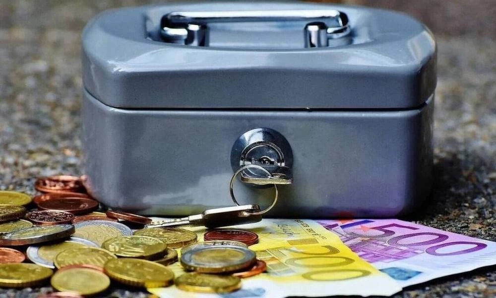 Επικουρική ασφάλιση: Τι είναι και πώς θα λειτουργεί ο «ατομικός κουμπαράς»